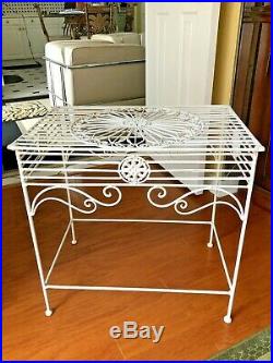 VTG MID CENTURY METAL with FLOWER WHEEL & CURLY QUES DESIGN GARDEN TABLE /PLANT
