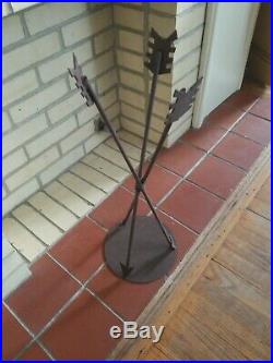 VTG Wrought Iron Metal Crossed Triple Arrows Table 8 1/2 Plant Stand 22 Tall