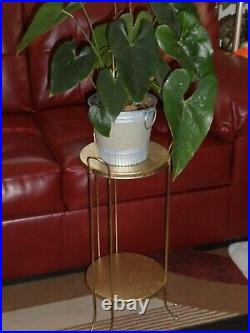 Vintage Gold Mid Century Modern Metal Plant Stand. Garden Patio Display Table