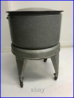 Vintage METAL WASH TUB w Stand round planter plant stand wringer washing machine